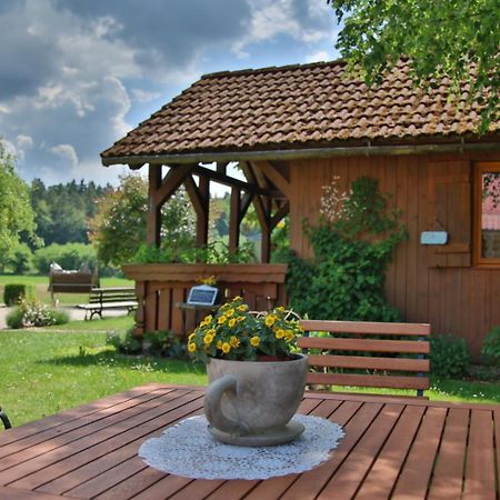 Hotel Heumanns Blockhaeuser Am Wald Pottenstein Exterior foto