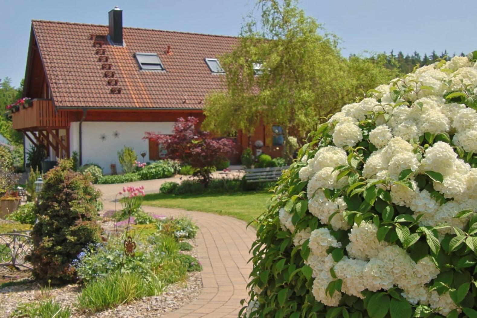 Hotel Heumanns Blockhaeuser Am Wald Pottenstein Exterior foto