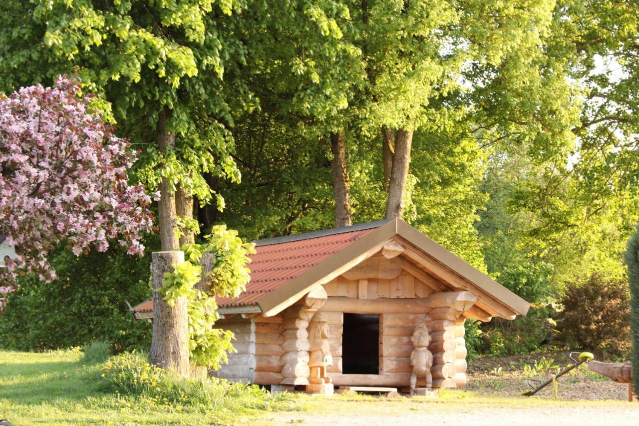 Hotel Heumanns Blockhaeuser Am Wald Pottenstein Exterior foto