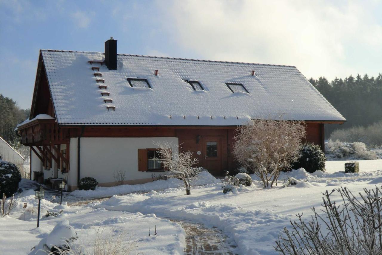 Hotel Heumanns Blockhaeuser Am Wald Pottenstein Exterior foto